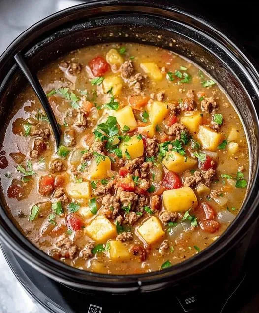 Creamy Potato and Bacon Soup: A Comforting Delight in 30 Minutes!