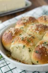 30-Minute Garlic Parmesan Dinner Rolls