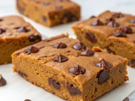 Flourless Pumpkin Chocolate Chip Greek Yogurt Bars