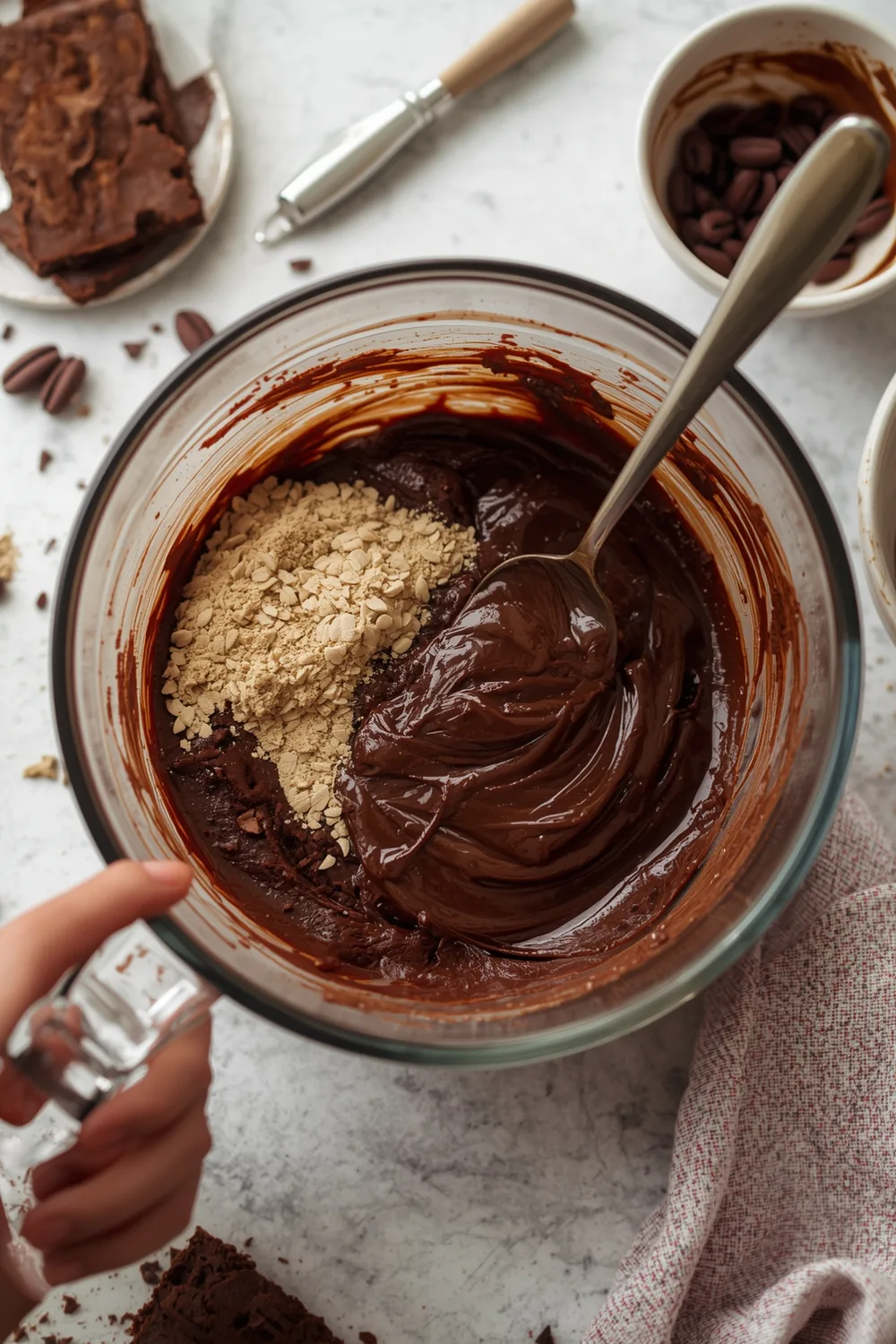 Irresistible Easy Fudgy Nutella Brownies – 16 Delicious Servings 2 Easy Fudgy Nutella Brownies with Gooey Chocolate Swirls