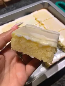 keto lemon brownies
